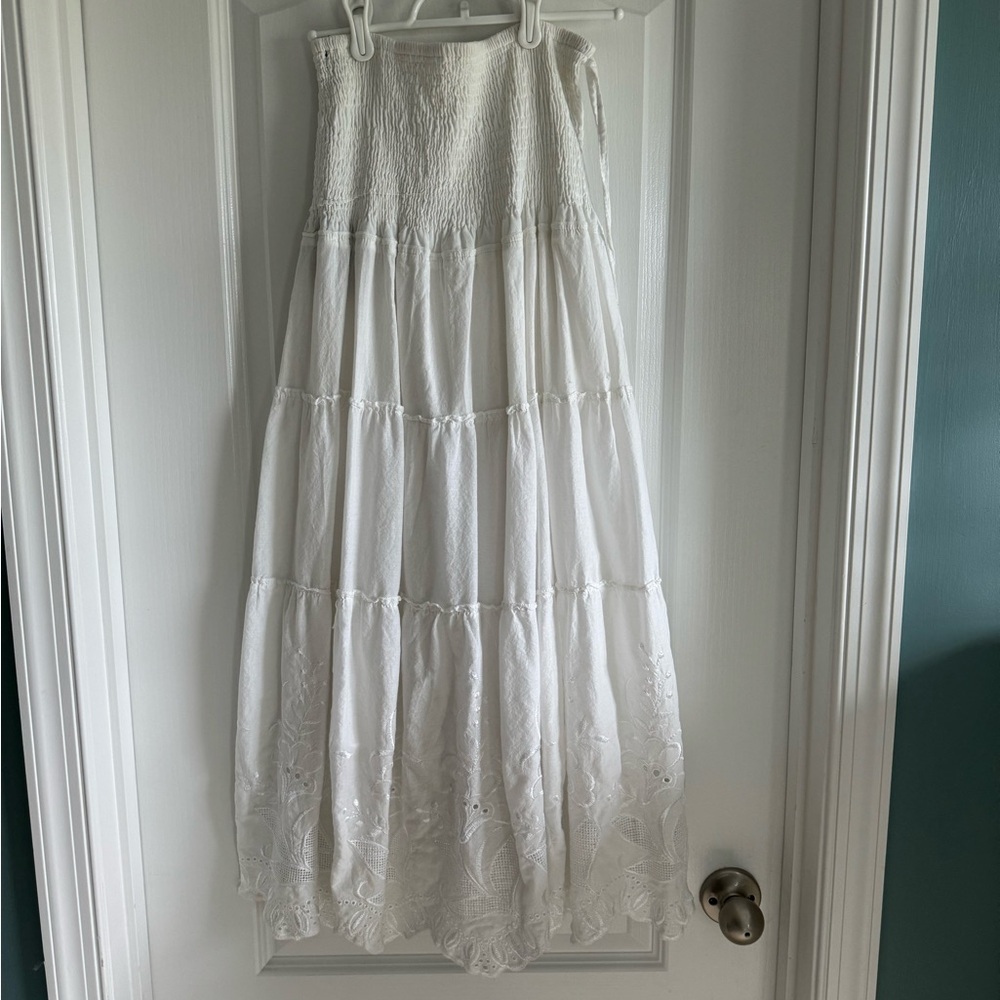 Envy elastic waste band boho skirt white. Worn a handful of time.